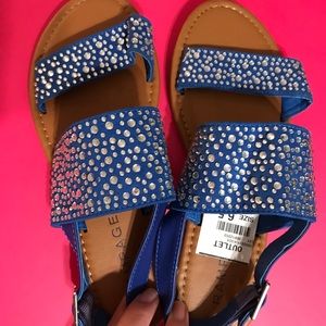 New Women’s navy blue sandal with studs Size 6.5